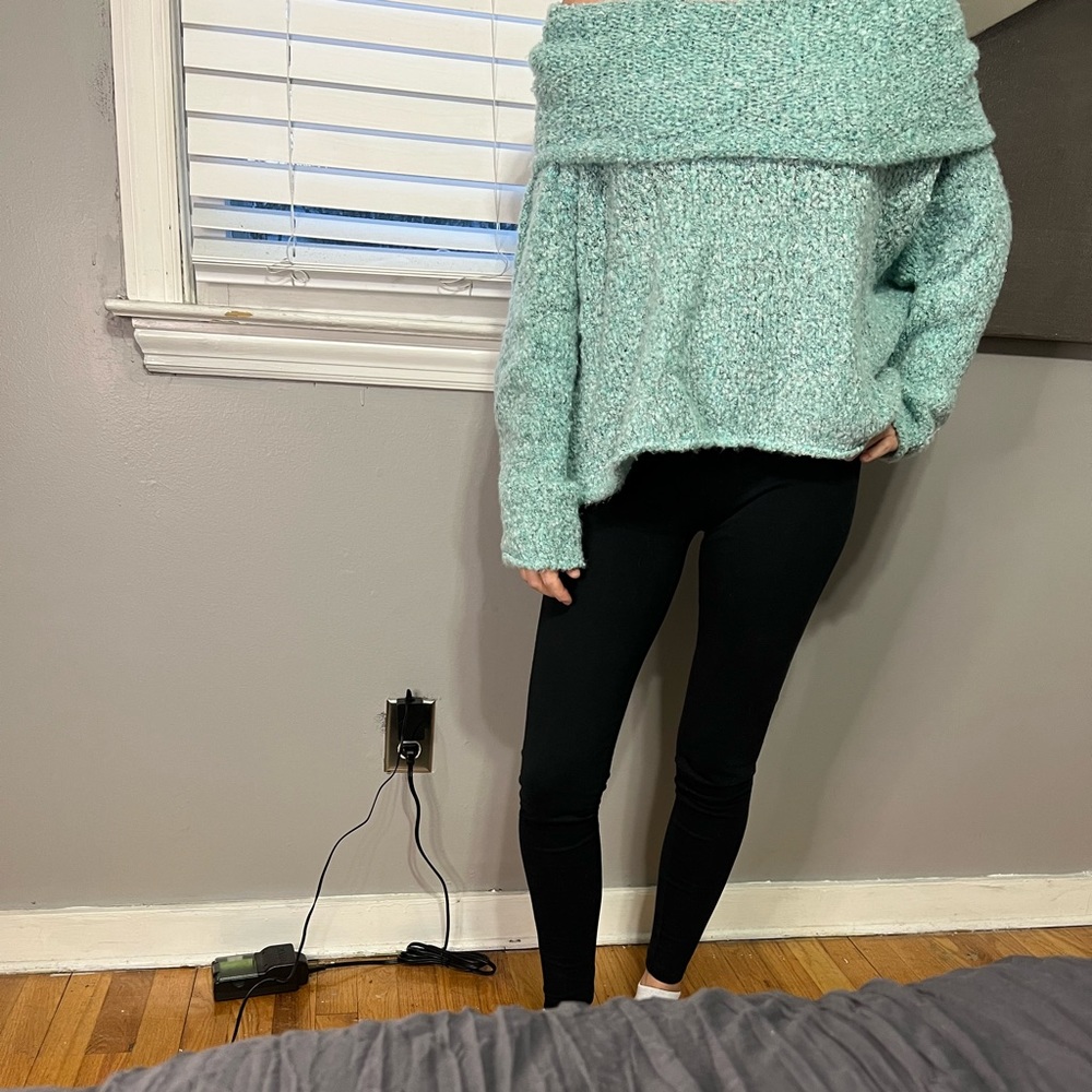 Free people sweater size extra small. Never worn.
